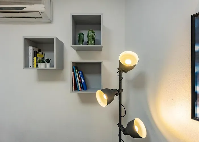 Apartment Flat 5 - In San Giovanni By Rentbeat *