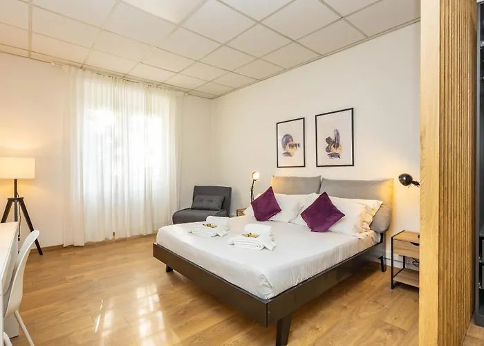 Apartment Flat 5 - In San Giovanni By Rentbeat Rom