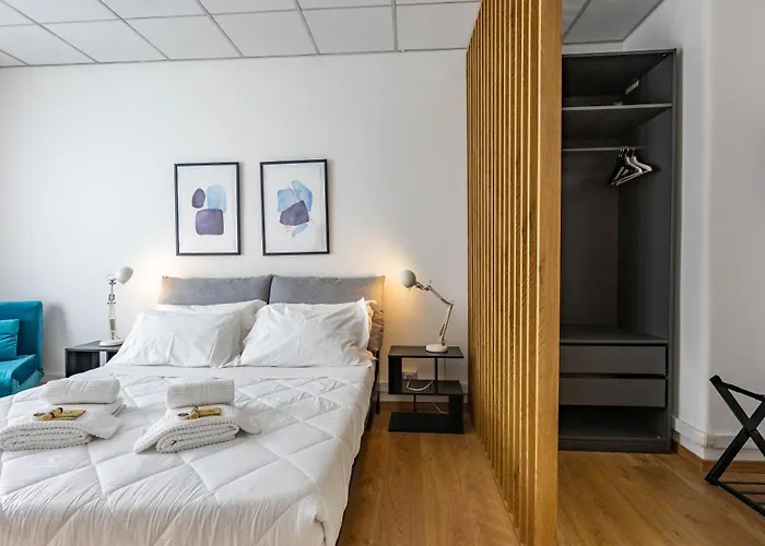 Apartment Flat 5 - In San Giovanni By Rentbeat Rom